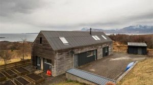 nowoczesny-dom-w-otoczeniu-natury-na-koncu-swiata-kup-dom-na-wyspie-skye
